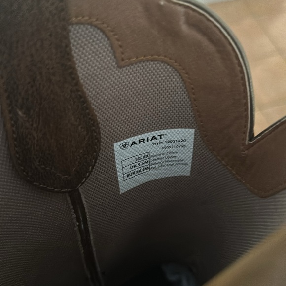 Women Ariat boots size 8B - Picture 5 of 9